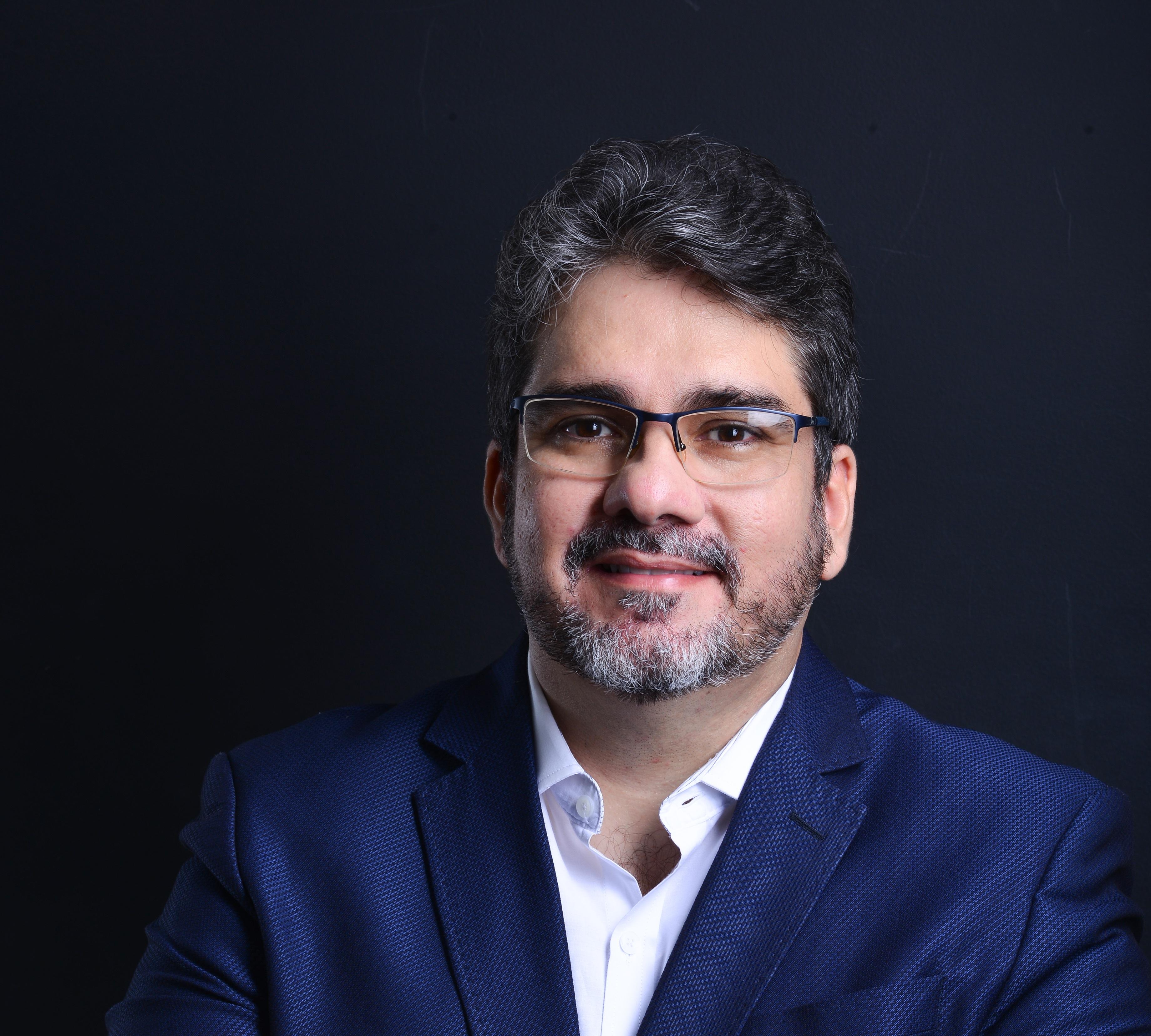 Dr. Raphael Mota